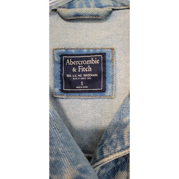 Abercrombie and Fitch Distressed Denim Jacket Oversized Womens Size Small - Picture 2 of 6